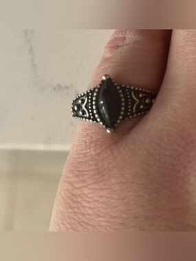 SILVER TONE MARQUIS BLACK STONE RING